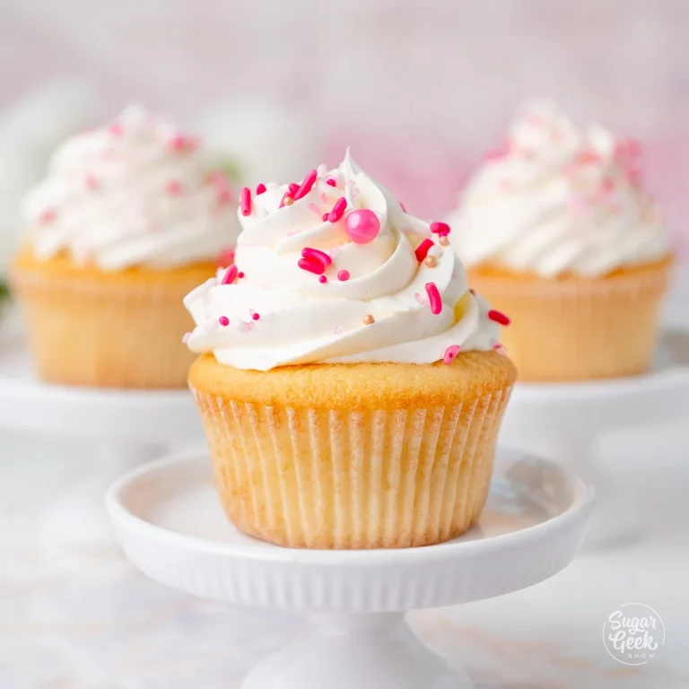 Fluffy and Moist Recipe for Vanilla Cupcakes